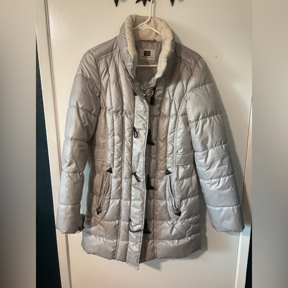 Laundry by Design Women's Silver Puffer Coat with Faux Fur Lining